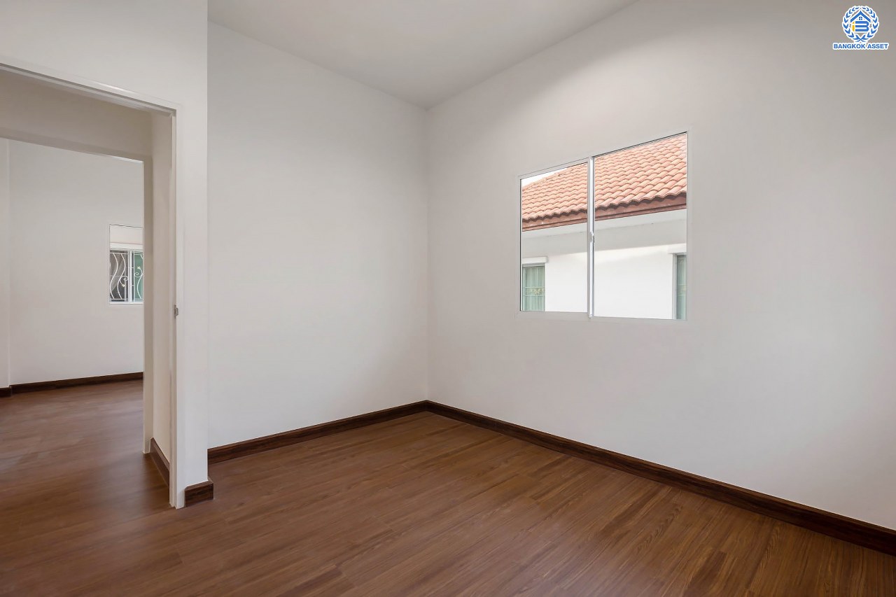 บ้านมือสองตกแต่งใหม่ โครงการ ลลิลอินเดอะพาร์ค บางใหญ่ บ้านแฝดฟังก์ชันบ้านเดี่ยว เนื้อที่ 39.9 ตร.ว. ฟังก์ชัน 3 ห้องนอน 2 ห้องน้ำ 1 ที่จอดรถ บนทำเลเดินทางสะดวก ใกล้เซ็นทรัลเวสต์เกต ทางด่วน "กาญจนาภิเษก และรถไฟฟ้าสายสีม่วง "สถานีตลาดบางใหญ่"